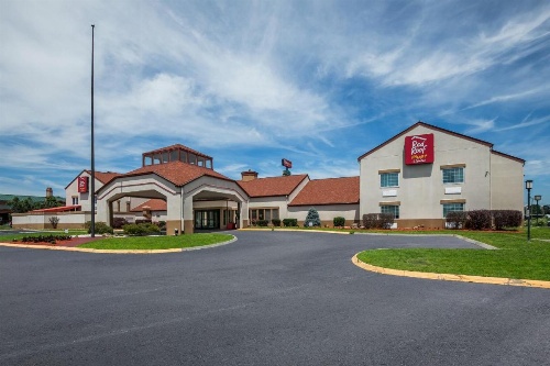 Red Roof PLUS+ & Suites Knoxville West-Cedar Bluff image 49